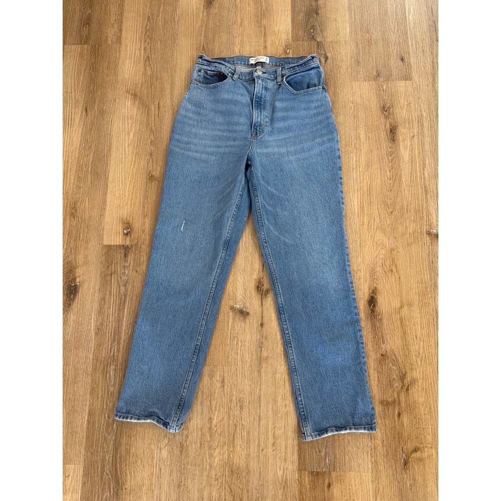 Abercrombie & Fitch Women's Straight Leg Jeans in Medium Blue